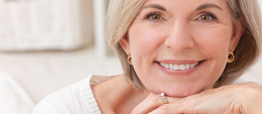 Mujer Senior Clínica Dental Ribes Altea